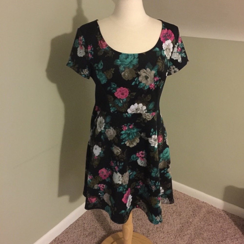 Elle Floral Dress